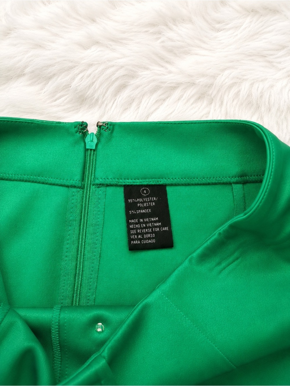 Emerald Green High Waisted Pencil Skirt Size 4 Gold Button Chic Preppy Office - Picture 2 of 3
